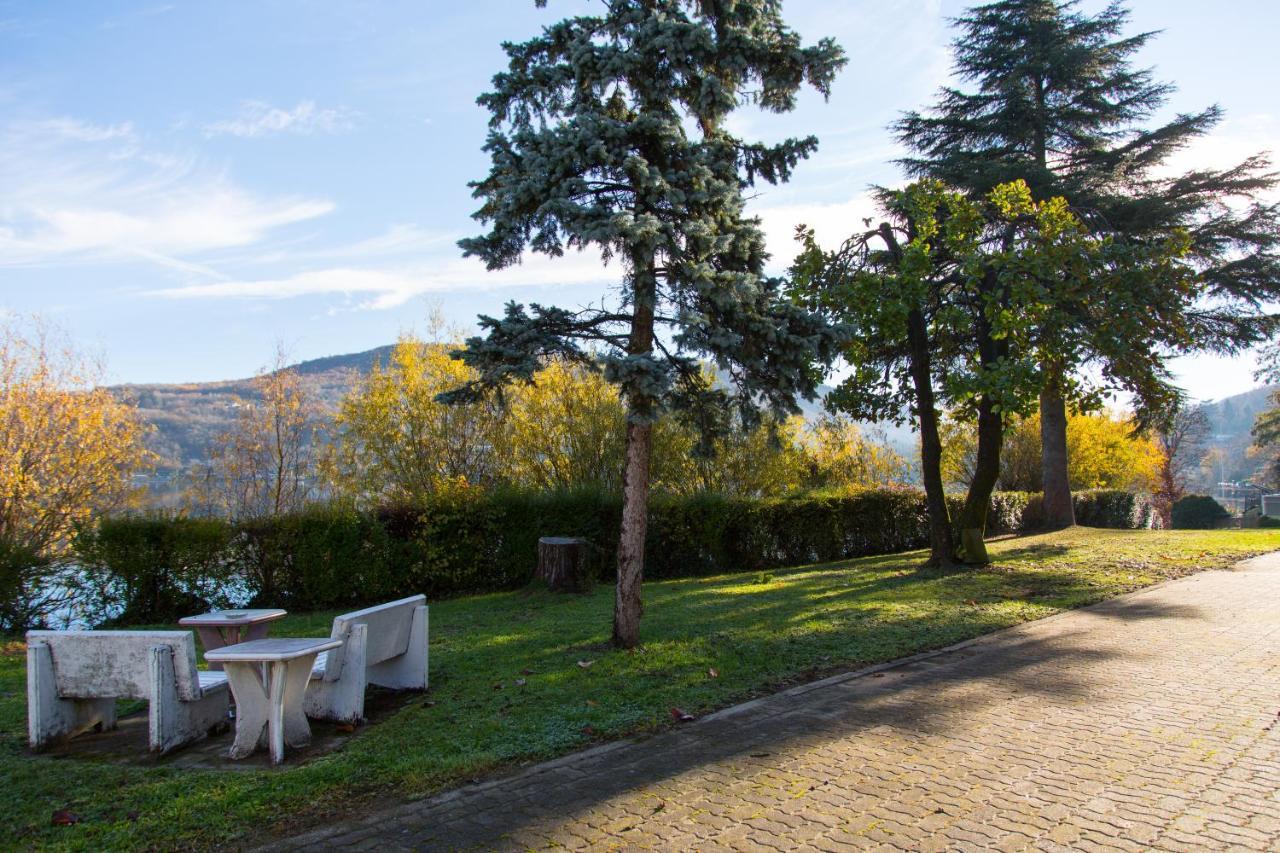 Hotel Chalet Del Lago Avigliana Exterior photo