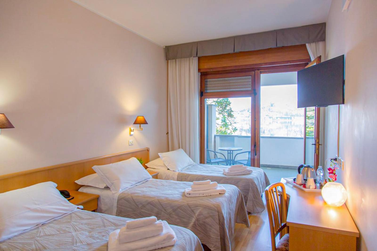 Hotel Chalet Del Lago Avigliana Exterior photo